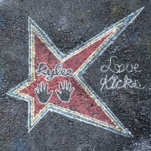 Love Kicks... [CD] Kylee カイリー